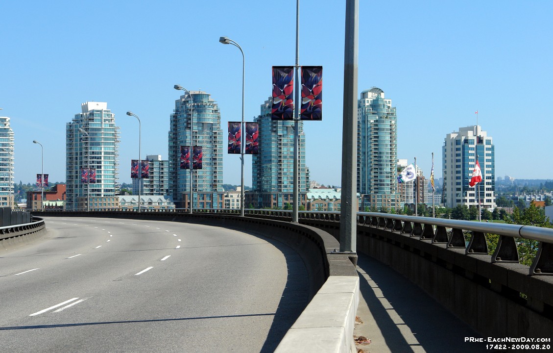 17422RoCrLeSh - Walking around Chinatown and downtown Vancouver